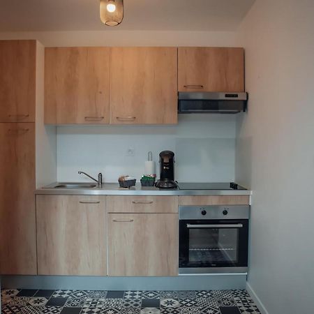 Superbe Appartement Avec Terrasse Au Calme Ernee Exterior photo